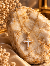 Marble cross j06 — λείο χρυσό κρεμαστάρι, κολιέ πάνω σε πέτρα