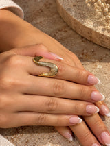 curved ring – φορεμένο στο χέρι
